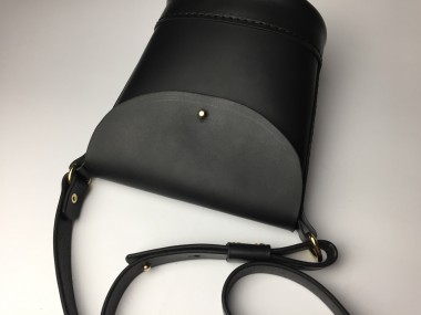 The Flap Bag | black